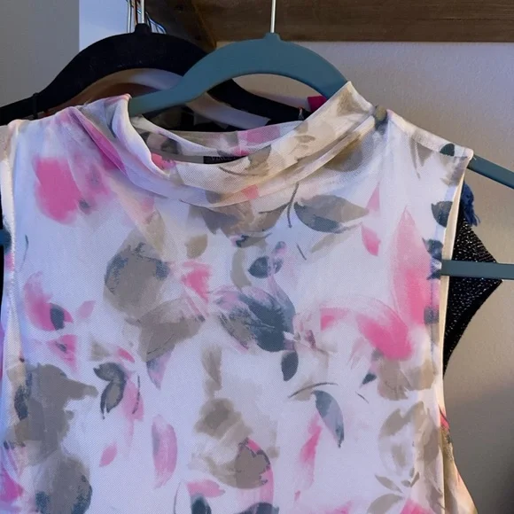 Vince Camuto Pink and Cream Floral Maxi Dress - Picture 4 of 9